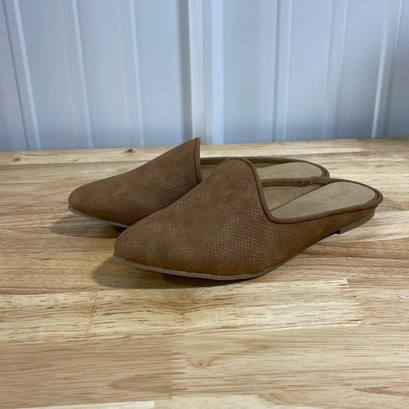 Shoes - Women’s NWB Shoes Sun Stone Ninnap Cognac Snk Size 5